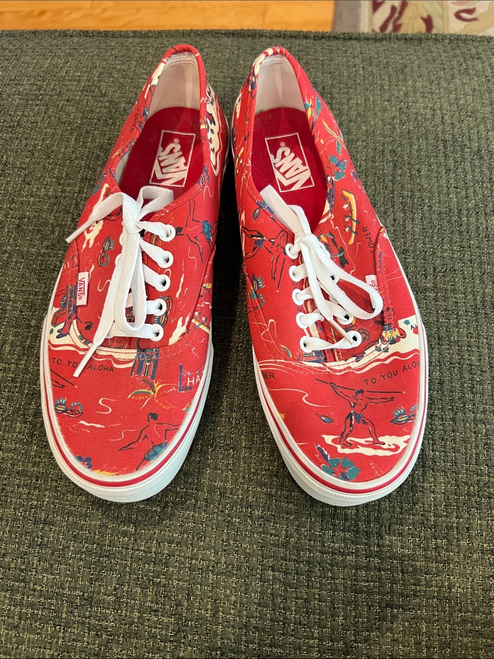 Vans Red Hawaiian Print Low-Top Sneakers (10.5 women or 9.0 men)